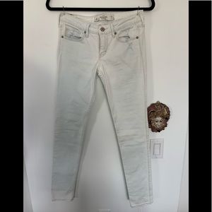 Low rise skinny jeans